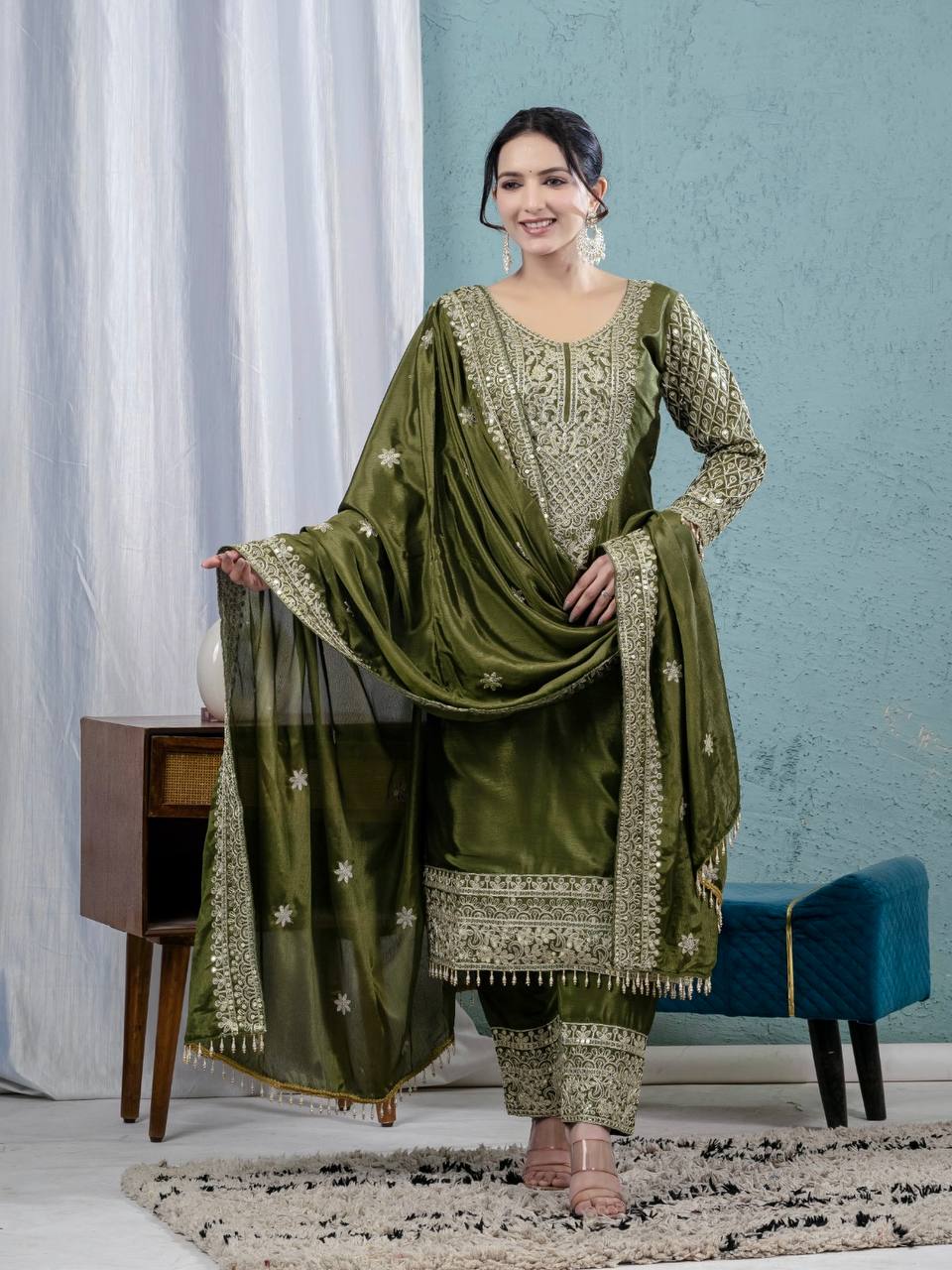 Pure Heavy Chinnon Silk Embroidered Kurta Pant Set with Lace Border Dupatta