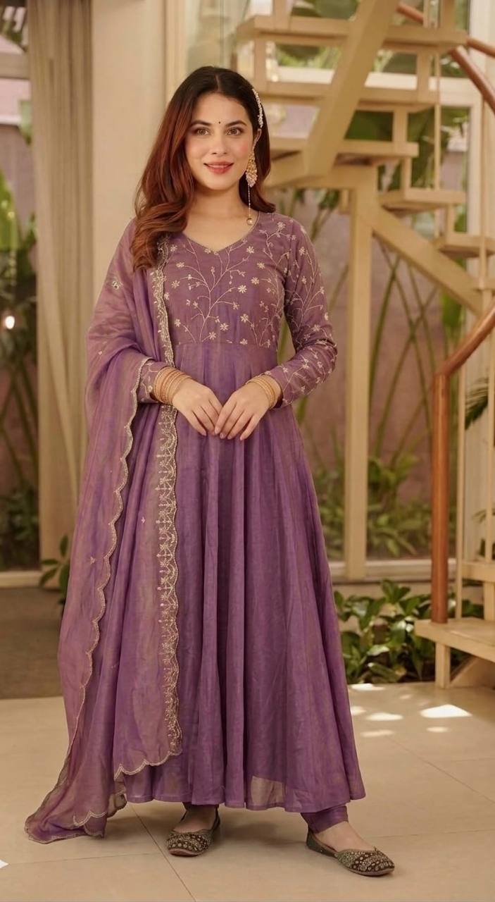Elegant Lavender Embroidered Anarkali Suit Set with Scalloped Dupatta