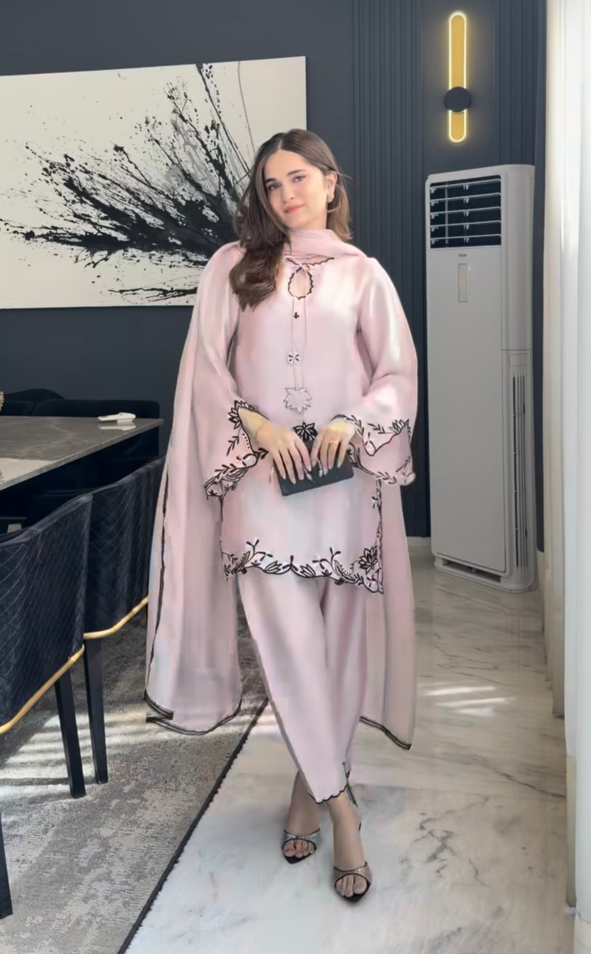 Graceful Dusty Pink Ethnic Suit Set with Dupatta for Women