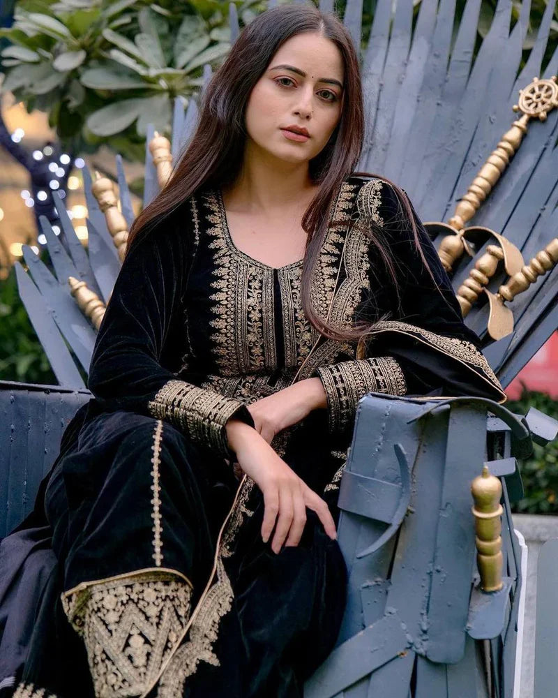 Imperial Black with Exquisite Golden Accents